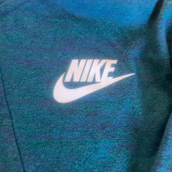 Woman’s Nike training sweater size S - Picture 2 of 4